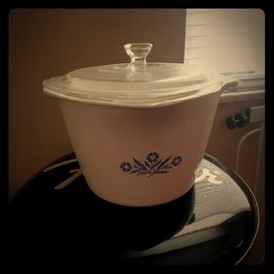 Corning Ware 2 qrt glass bowl with lid